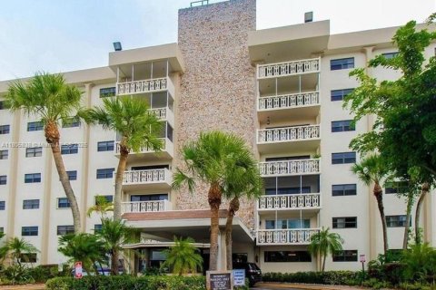 Copropriété à vendre à Miami, Floride: 3 chambres, 178.84 m2 № 1746203 - photo 2