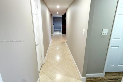 Copropriété à vendre à Miami, Floride: 3 chambres, 178.84 m2 № 1746203 - photo 24