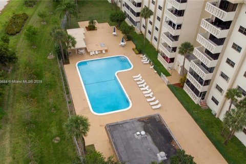 Copropriété à vendre à Miami, Floride: 3 chambres, 178.84 m2 № 1746203 - photo 9