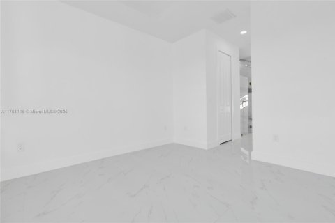 House in Lehigh Acres, Florida 3 bedrooms № 1861082 - photo 25