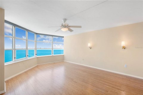 Condominio en alquiler en Sarasota, Florida, 3 dormitorios, 215.07 m2 № 1883035 - foto 4