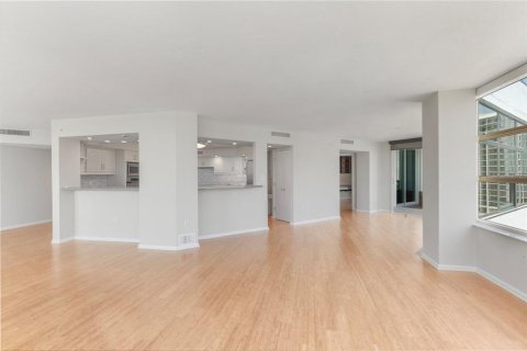Condominio en alquiler en Sarasota, Florida, 3 dormitorios, 215.07 m2 № 1883035 - foto 8