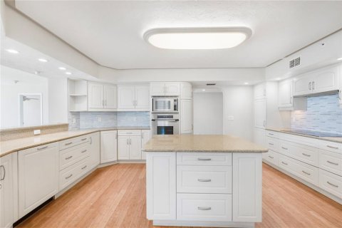 Condominio en alquiler en Sarasota, Florida, 3 dormitorios, 215.07 m2 № 1883035 - foto 30