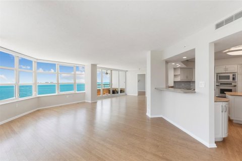 Condominio en alquiler en Sarasota, Florida, 3 dormitorios, 215.07 m2 № 1883035 - foto 6