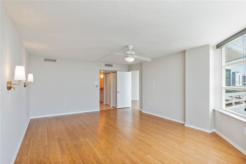 Condominio en alquiler en Sarasota, Florida, 3 dormitorios, 215.07 m2 № 1883035 - foto 28