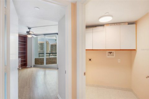 Condominio en alquiler en Sarasota, Florida, 3 dormitorios, 215.07 m2 № 1883035 - foto 19
