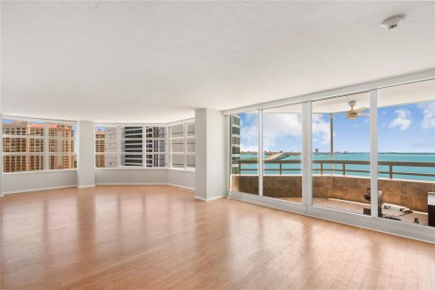 Condominio en alquiler en Sarasota, Florida, 3 dormitorios, 215.07 m2 № 1883035 - foto 2