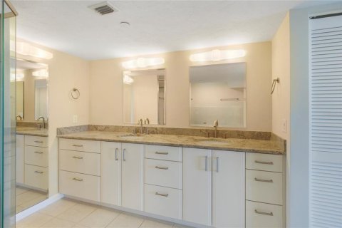 Condominio en alquiler en Sarasota, Florida, 3 dormitorios, 215.07 m2 № 1883035 - foto 25