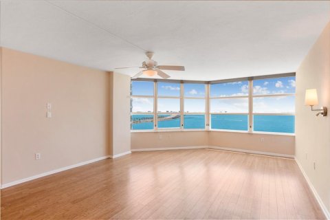 Condominio en alquiler en Sarasota, Florida, 3 dormitorios, 215.07 m2 № 1883035 - foto 5