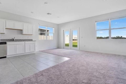 Townhouse in Davenport, Florida 3 bedrooms, 137.5 sq.m. № 1569981 - photo 6