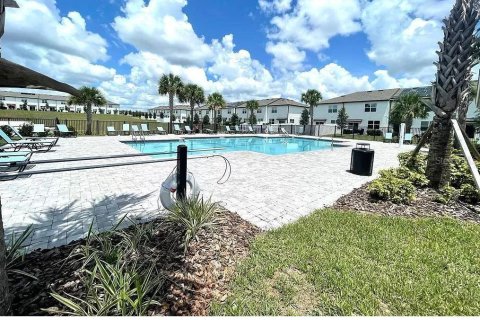 Townhouse in Davenport, Florida 3 bedrooms, 137.5 sq.m. № 1569981 - photo 28
