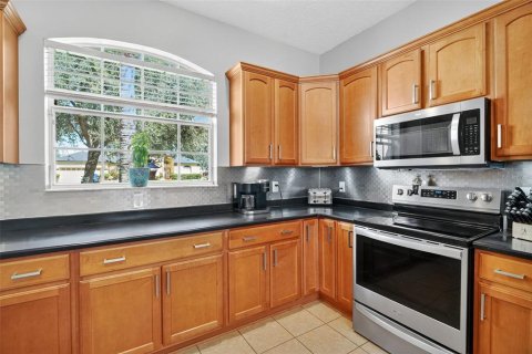 House in Grand Island, Florida 3 bedrooms, 177.44 sq.m. № 1885309 - photo 11