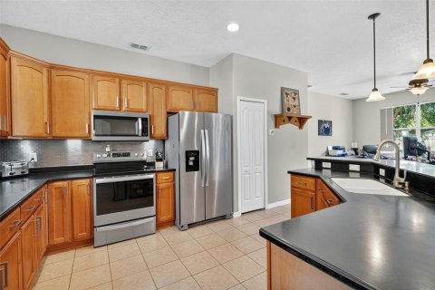 House in Grand Island, Florida 3 bedrooms, 177.44 sq.m. № 1885309 - photo 13