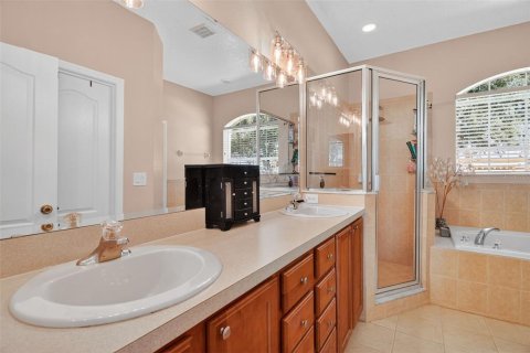 House in Grand Island, Florida 3 bedrooms, 177.44 sq.m. № 1885309 - photo 19