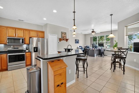House in Grand Island, Florida 3 bedrooms, 177.44 sq.m. № 1885309 - photo 10