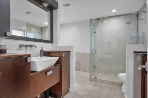 Villa ou maison à louer à Miami, Floride: 4 chambres, 279.26 m2 № 1992757 - photo 24
