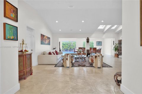Villa ou maison à louer à Miami, Floride: 4 chambres, 279.26 m2 № 1992757 - photo 5