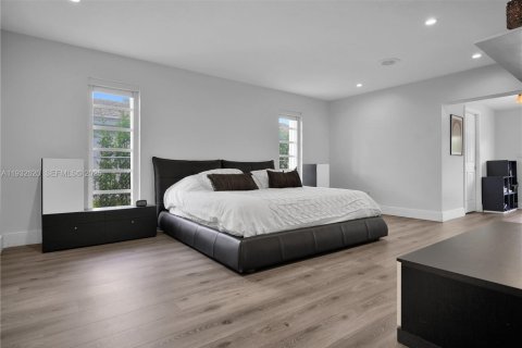 Villa ou maison à louer à Miami, Floride: 4 chambres, 279.26 m2 № 1992757 - photo 18