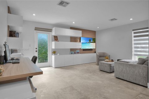 Villa ou maison à louer à Miami, Floride: 4 chambres, 279.26 m2 № 1992757 - photo 17