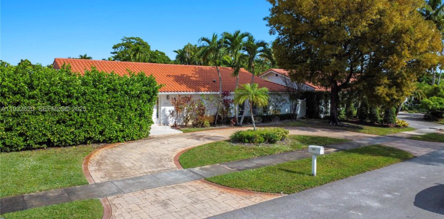 Villa ou maison à Miami, Floride 4 chambres, 279.26 m2 № 1992757