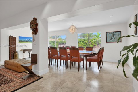 Villa ou maison à louer à Miami, Floride: 4 chambres, 279.26 m2 № 1992757 - photo 9