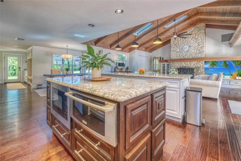 House in Tarpon Springs, Florida 5 bedrooms, 506.5 sq.m. № 1716440 - photo 8