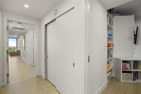 Купить кондоминиум в Норт-Майами-Бич, Флорида 3 спальни, 144.56м2, № 1924605 - фото 27