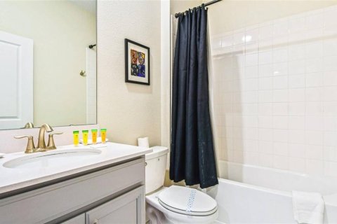 House in Kissimmee, Florida 5 bedrooms, 278.34 sq.m. № 1722432 - photo 22