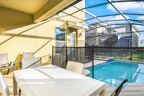 House in Kissimmee, Florida 5 bedrooms, 278.34 sq.m. № 1722432 - photo 29