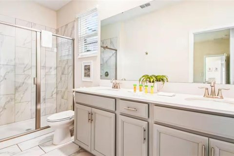 House in Kissimmee, Florida 5 bedrooms, 278.34 sq.m. № 1722432 - photo 21