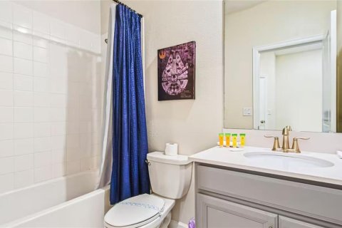 House in Kissimmee, Florida 5 bedrooms, 278.34 sq.m. № 1722432 - photo 25