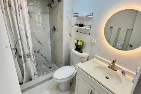 Copropriété à vendre à Hallandale Beach, Floride: 2 chambres, 111.48 m2 № 2065760 - photo 13