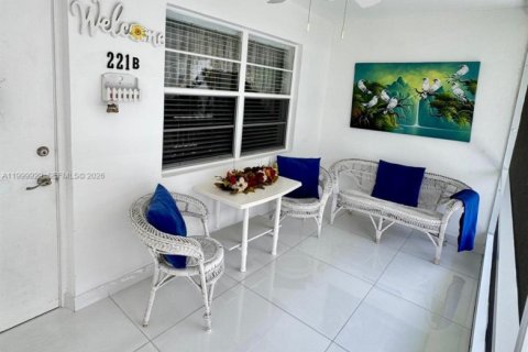 Copropriété à vendre à Hallandale Beach, Floride: 2 chambres, 111.48 m2 № 2065760 - photo 5