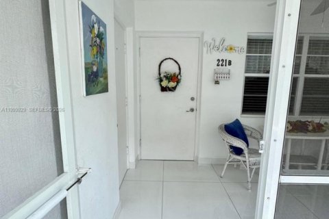 Copropriété à vendre à Hallandale Beach, Floride: 2 chambres, 111.48 m2 № 2065760 - photo 4