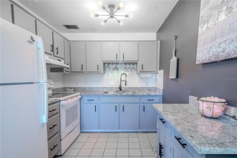 Condo in Seminole, Florida, 1 bedroom  № 1576619 - photo 9