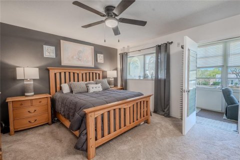 Condo in Seminole, Florida, 1 bedroom  № 1576619 - photo 17