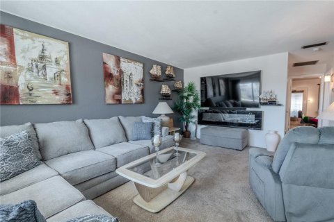 Condo in Seminole, Florida, 1 bedroom  № 1576619 - photo 7