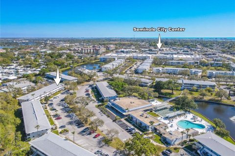 Condo in Seminole, Florida, 1 bedroom  № 1576619 - photo 2