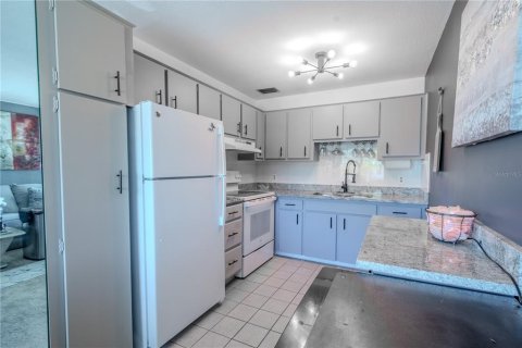 Condo in Seminole, Florida, 1 bedroom  № 1576619 - photo 11