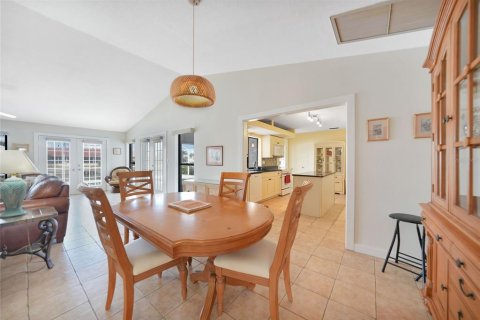 Casa en venta en Punta Gorda, Florida, 3 dormitorios, 218.13 m2 № 1567800 - foto 4