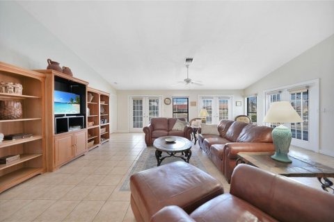Casa en venta en Punta Gorda, Florida, 3 dormitorios, 218.13 m2 № 1567800 - foto 3
