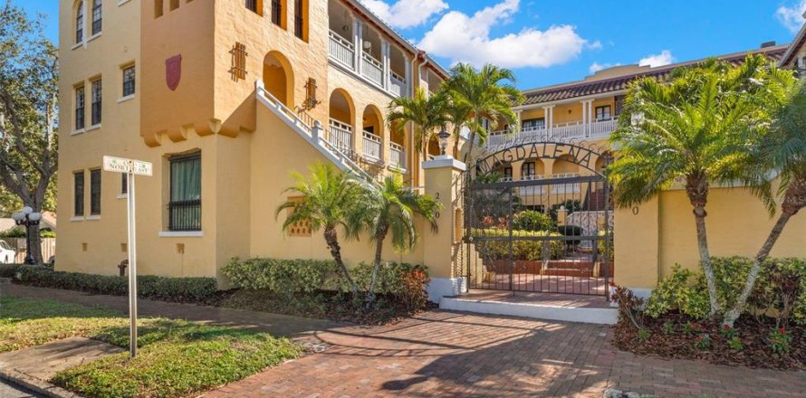 Condo in Saint Petersburg, Florida, 2 bedrooms  № 2129315