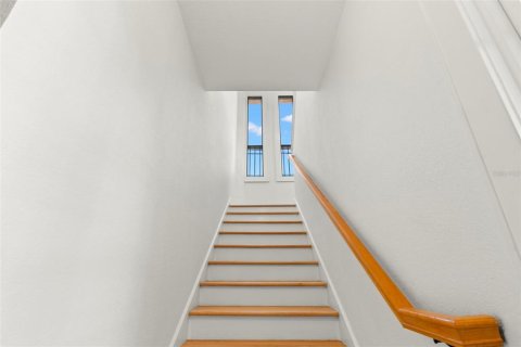 Condo in Saint Petersburg, Florida, 2 bedrooms  № 2129315 - photo 15
