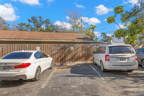 Condo in Saint Petersburg, Florida, 2 bedrooms  № 2129315 - photo 26