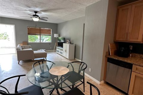 Condominio en venta en Fort Lauderdale, Florida, 2 dormitorios № 1713023 - foto 10