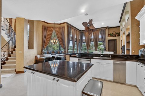 House in Boca Raton, Florida 5 bedrooms, 436.64 sq.m. № 2089402 - photo 11