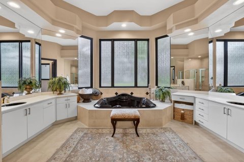 House in Boca Raton, Florida 5 bedrooms, 436.64 sq.m. № 2089402 - photo 25