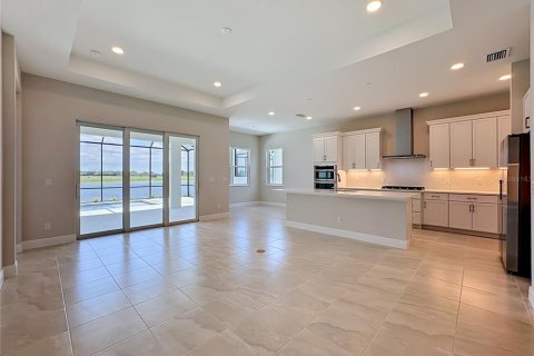 House in Bradenton, Florida 3 bedrooms, 187.94 sq.m. № 2202760 - photo 8