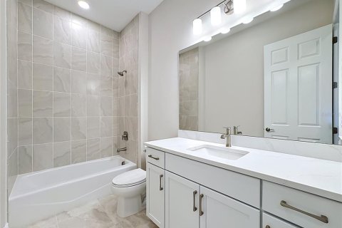 House in Bradenton, Florida 3 bedrooms, 187.94 sq.m. № 2202760 - photo 27