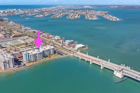 Copropriété à louer à Treasure Island, Floride: 1 chambre, 82.22 m2 № 2117930 - photo 2